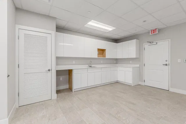 Unit 210 photo 6