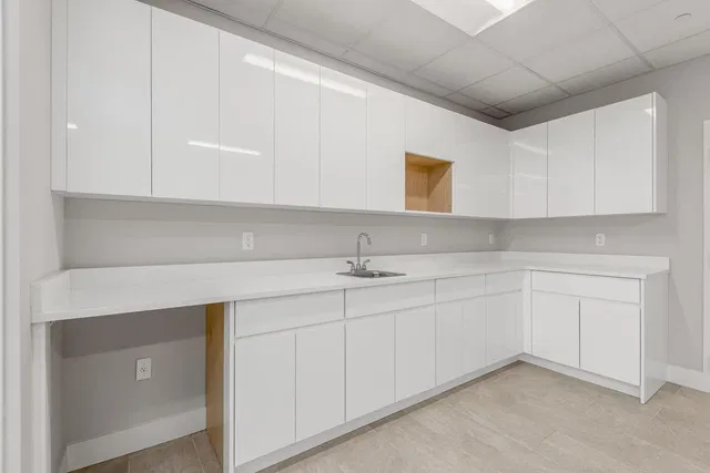Unit 210 photo 7