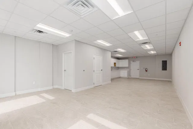 Unit 210 photo 9