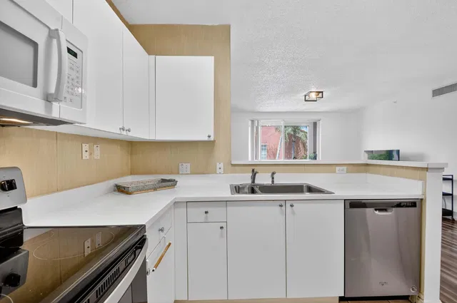  Unit 206 photo 14