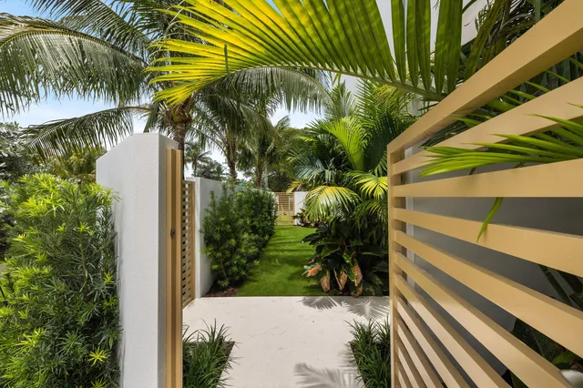 Palm Trail Delray Beach Residence photo 3