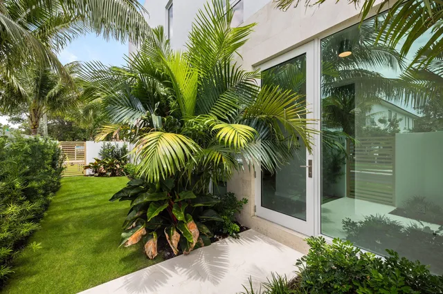 Palm Trail Delray Beach Residence photo 4