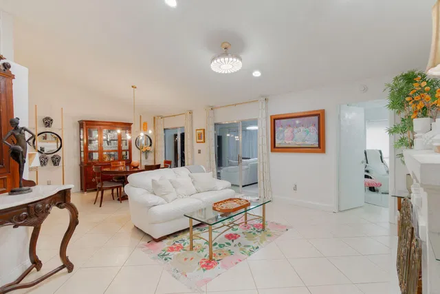 Residence photo 11