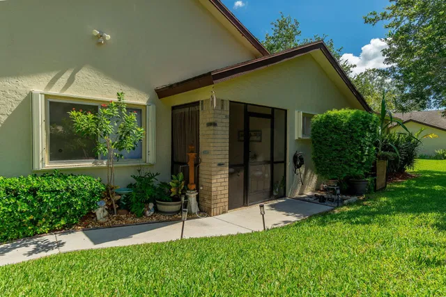 Residence photo 12