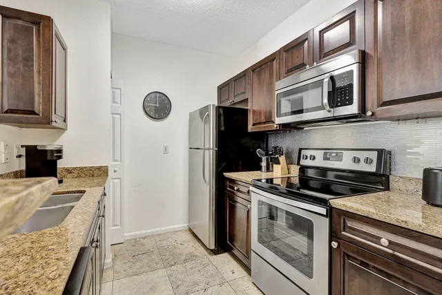 Downtown West Palm Beach Unit 105 photo 3