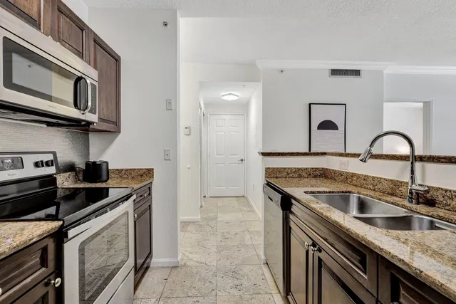 Downtown West Palm Beach Unit 105 photo 5