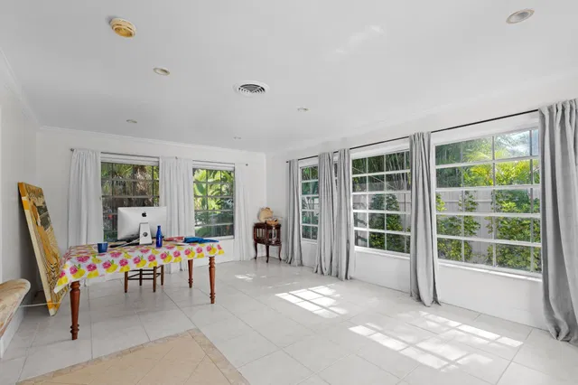 Old Northwood Residence photo 10