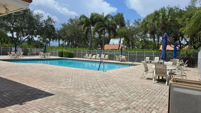  Residence photo 16