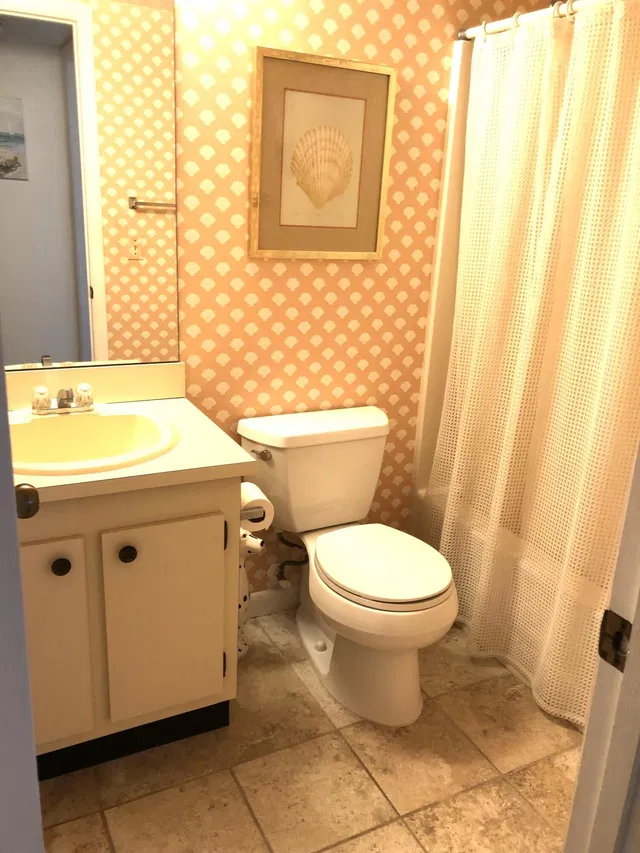 Unit 104 photo 3