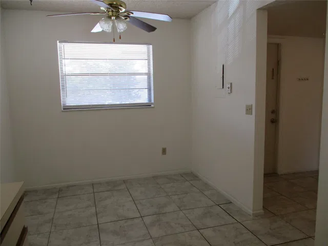  Unit 406 photo 6