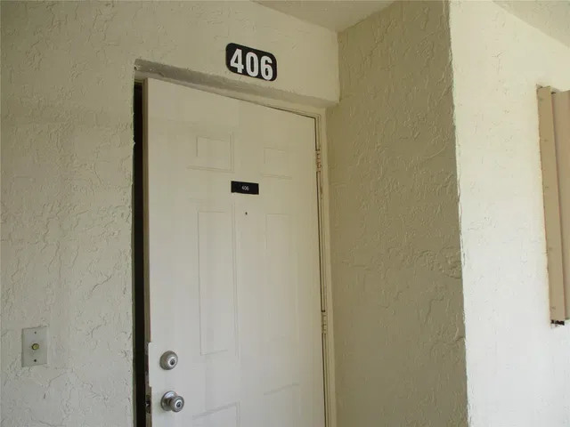  Unit 406 photo 8