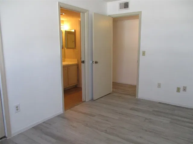  Unit 406 photo 11