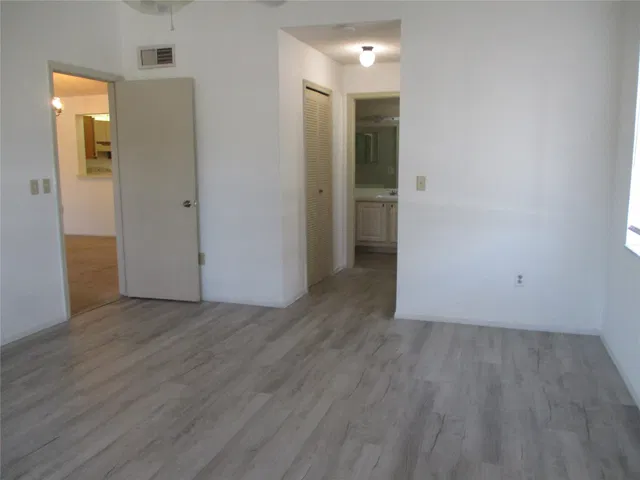  Unit 406 photo 16