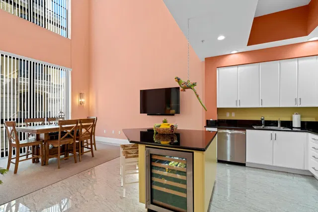 One City Plaza Unit 228 photo 4