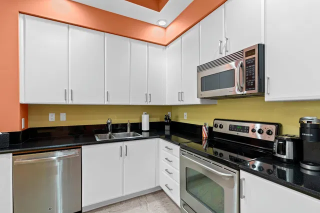 One City Plaza Unit 228 photo 6