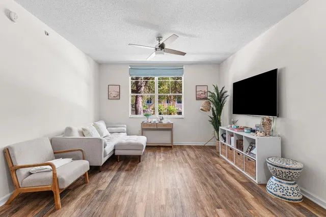 Courtyards in Cityplace Unit 123 photo 3