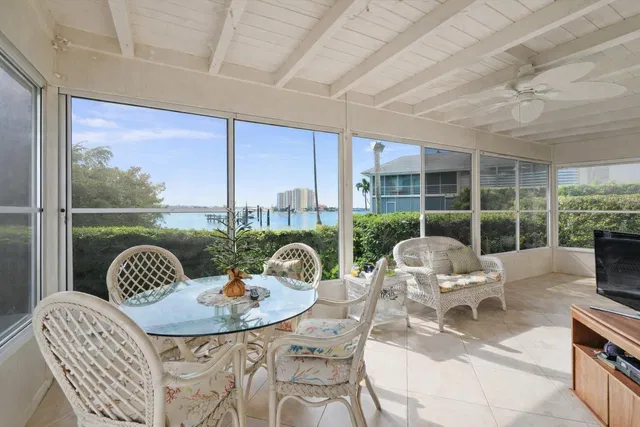 Singer Island Residence photo 9