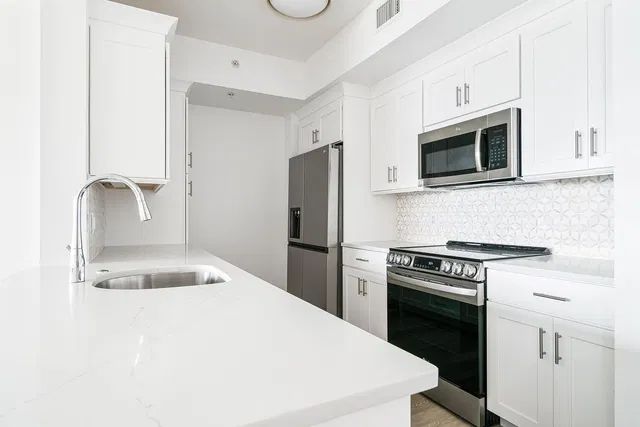 CityPlace South Tower Unit 1817 photo 8