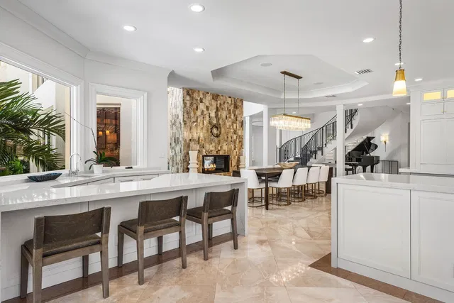 Royal Palm Yacht and Country Club Residence photo 12