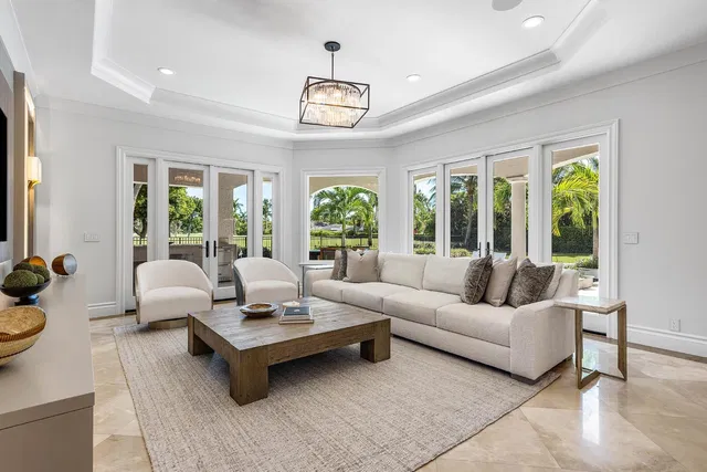 Royal Palm Yacht and Country Club Residence photo 19