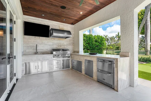 Royal Palm Yacht and Country Club Residence photo 27