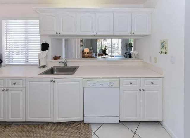 Unit F306 photo 11