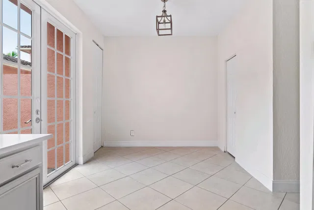 Canterbury Place Residence photo 8