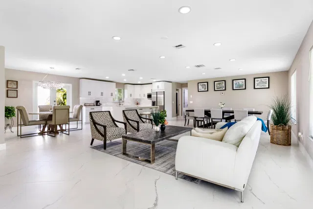  Residence photo 4