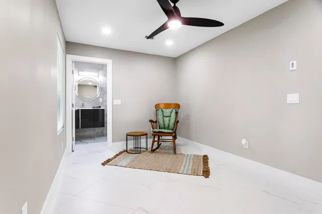  Residence photo 30