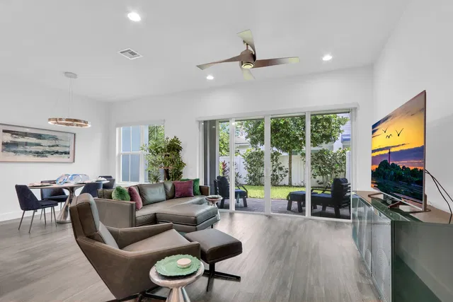 Residences at Midtown Palm Beach Gardens Residence photo 10