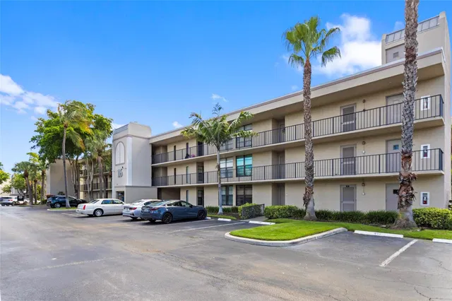 Boca Raton Unit 302 photo 3