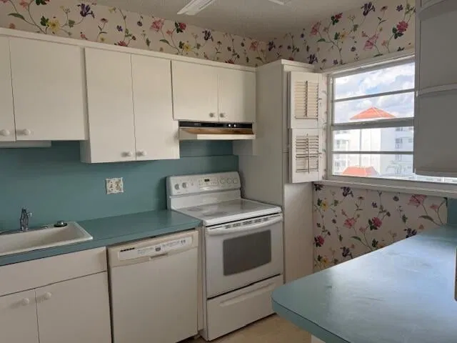Unit 403 photo 15