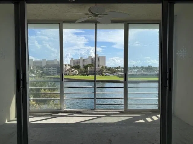 Unit 403 photo 17