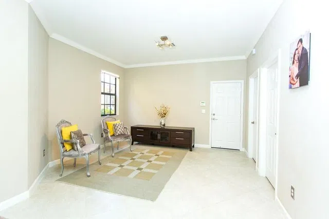 Residence photo 2