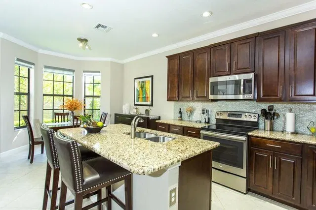 Residence photo 5