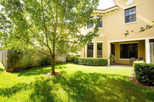 Residence photo 19