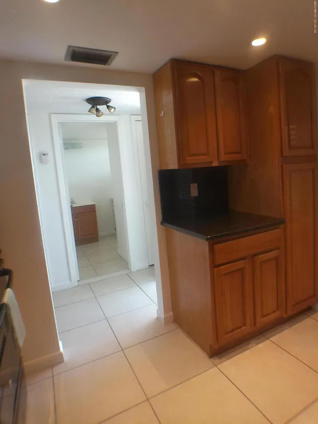 Unit 1434 photo 15