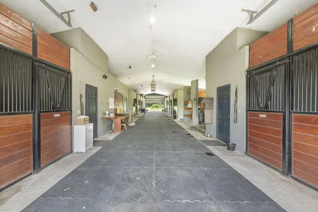 Residence photo 8