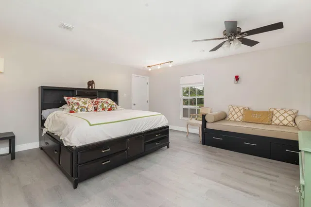 Residence photo 23