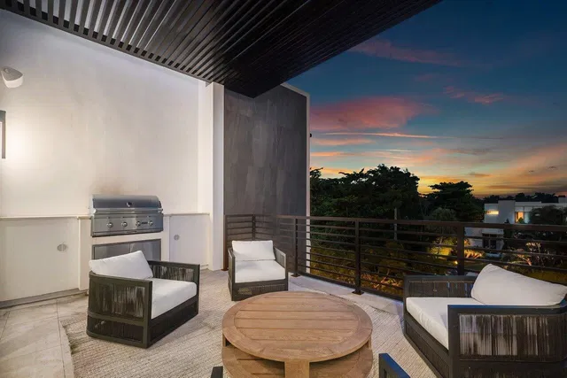Palm Trail Delray Beach Residence photo 31