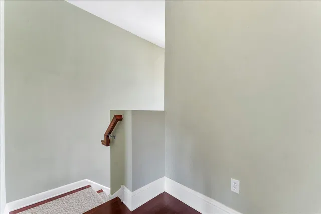 Hamilton Place Unit J photo 4