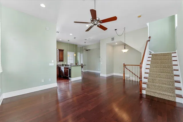 Hamilton Place Unit J photo 8