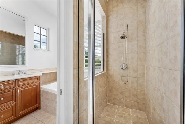 Hamilton Place Unit J photo 33