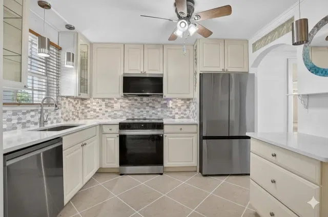 Unit 2-203 photo 8