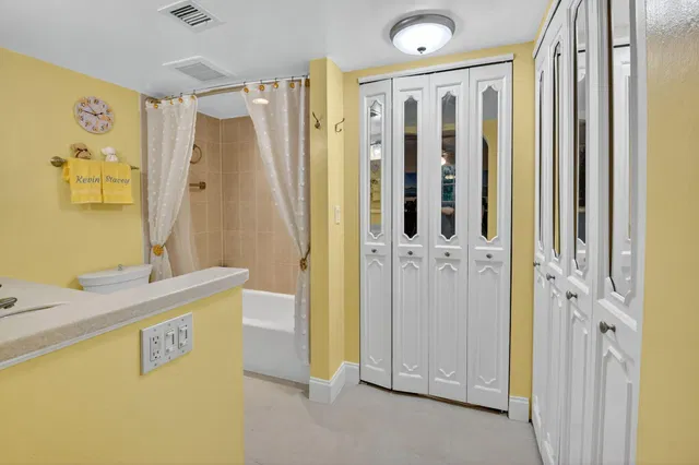 Unit 2-203 photo 30
