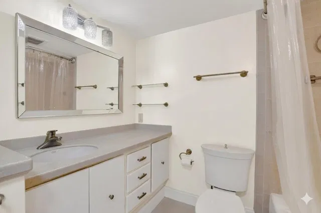 Unit 2-203 photo 33