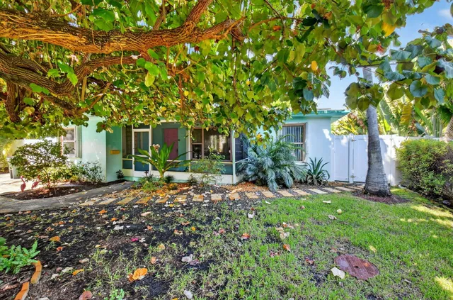 Palm Trail Delray Beach Residence photo 4