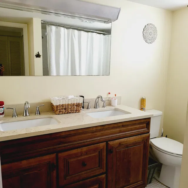 Unit 200 photo 7