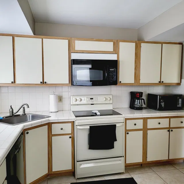 Unit 200 photo 13