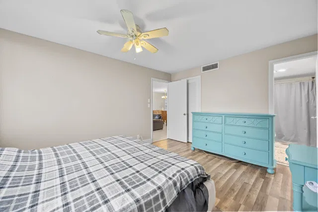 Unit 104 photo 21